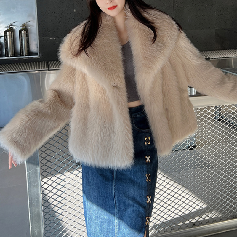 Golda™ | Elegant Warm Cropped Lapel Fur Coat